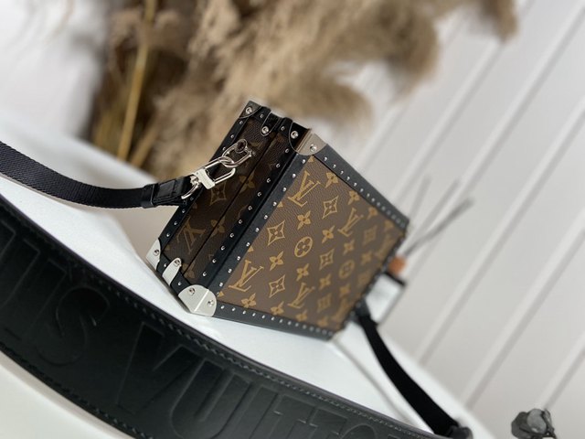 CBg mOEGNvX YV_[obO 2021VNb`E{bNX  M20251Rs[ōi