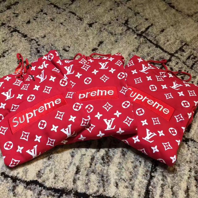 i2017V Vv[~CBgSupreme p[J[t[ht144 X[p[Rs[
