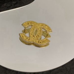 シャネル ブローチ パロディ安全送料と最低の価格をお楽しみくださいませショッピング.