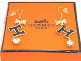 エルメス ピアス レディースお客様に安心してお買い物していただけるよう写真内メールアドレス以外使用していません。